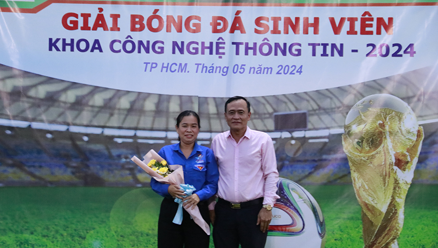 Bế mạc giải bóng đá Nam Khoa CNTT năm 2024, trường ĐH Nguyễn Tất Thành: thành công tốt đẹp.